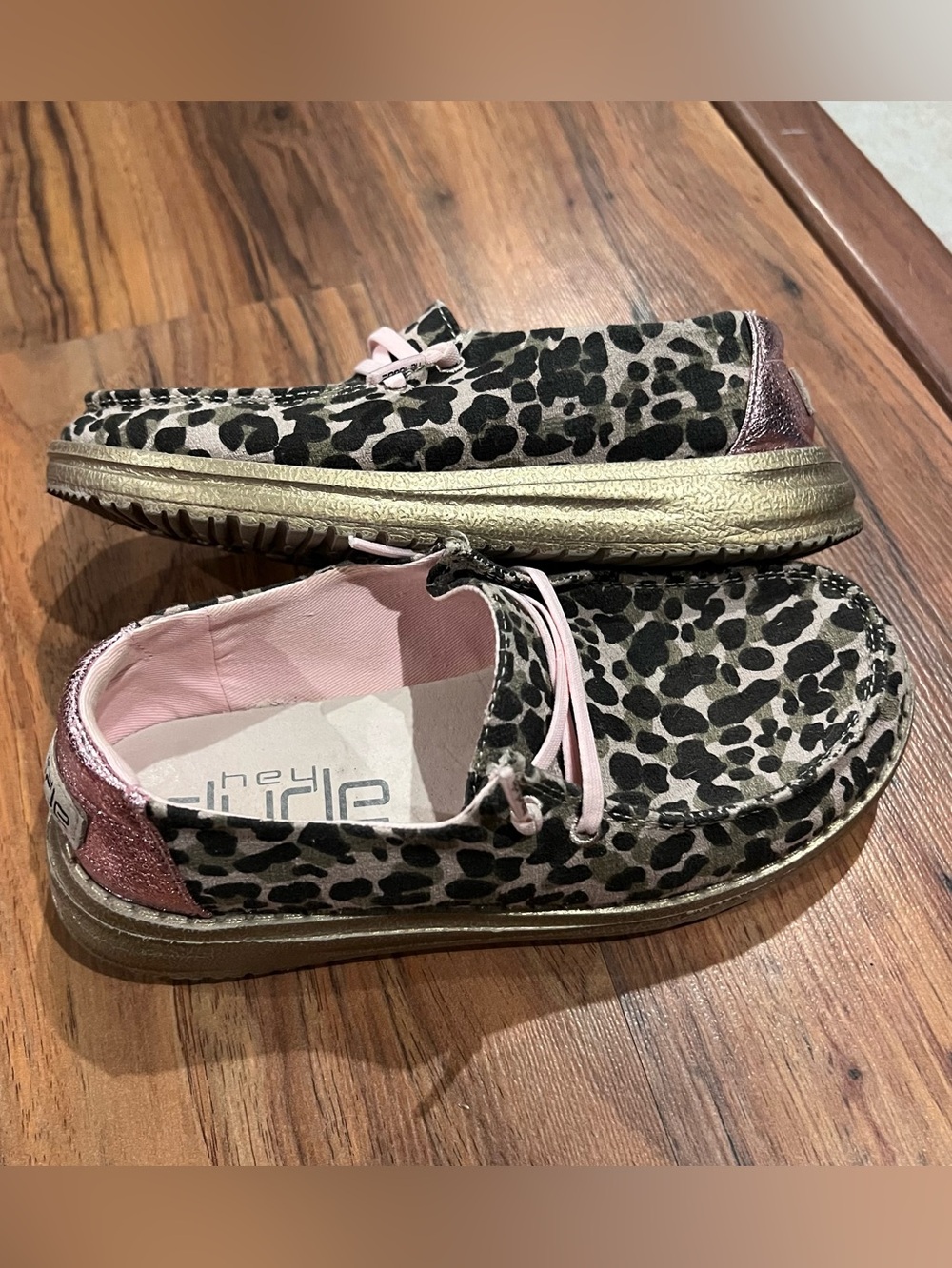 Hey Dude Wendy Youth Leopard Nut Slip-On Shoes Sz 2 Super Light Soft Comfortable